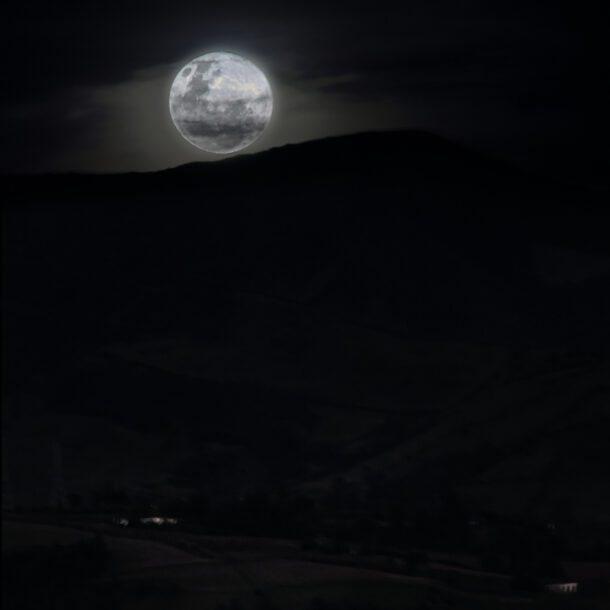 Fotografías de paisaje nocturno - La Luna sobre los cerros occidentales de Pasto - Elkin Vallejo - Photography