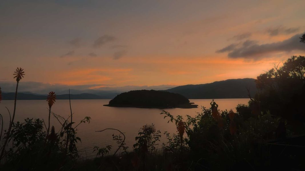 Atardecer en La Cocha - Elkin Vallejo